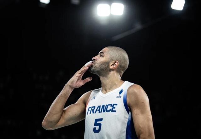 1723360184528055799.jpg 队长告别!巴图姆15年7次大赛夺奖牌,大旗交给文班