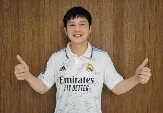 1722986752611026441.jpg 【早报】小小巴黎,拿捏