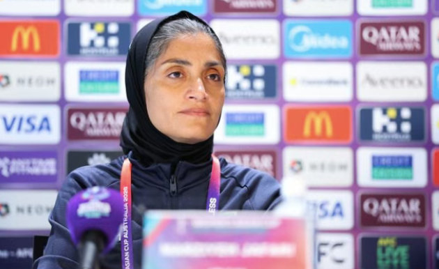 开云下载-伊朗动荡局势下 伊朗女足比出和平手势|穆罕默德-贾法里|亚洲足球联合会|女足亚洲杯|伊朗足球|韩国足球_新浪体育_新浪新闻