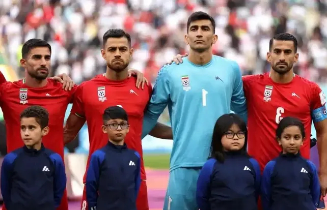 开云下载-伊朗动荡局势下 伊朗女足比出和平手势|穆罕默德-贾法里|亚洲足球联合会|女足亚洲杯|伊朗足球|韩国足球_新浪体育_新浪新闻